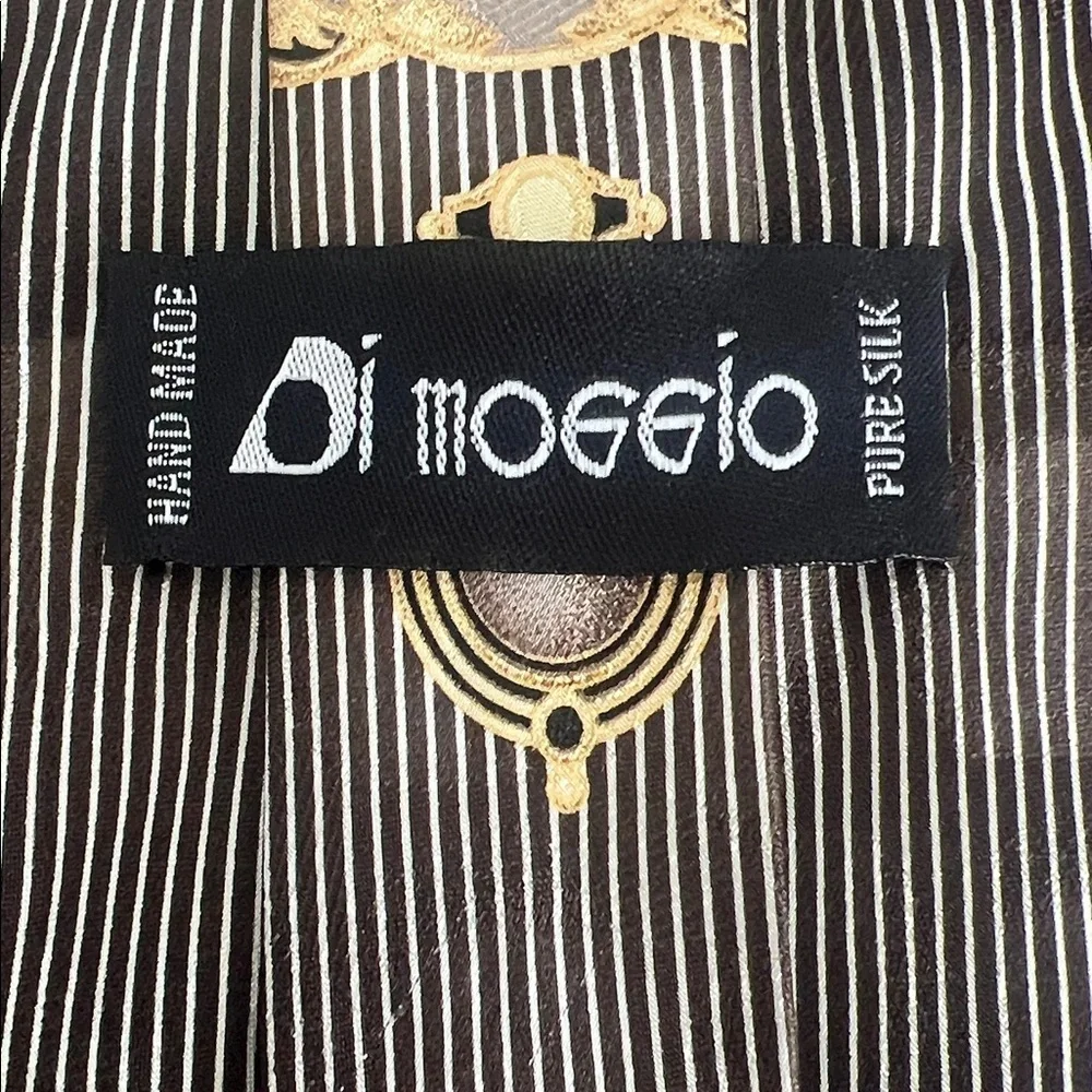 Luxurious Black and Gold Men's Tie